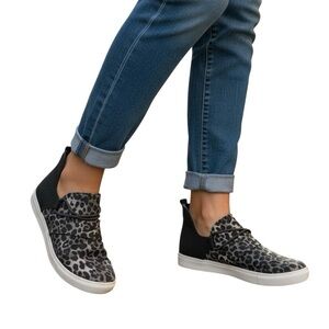 Very G Gray Leopard Print Sneakers